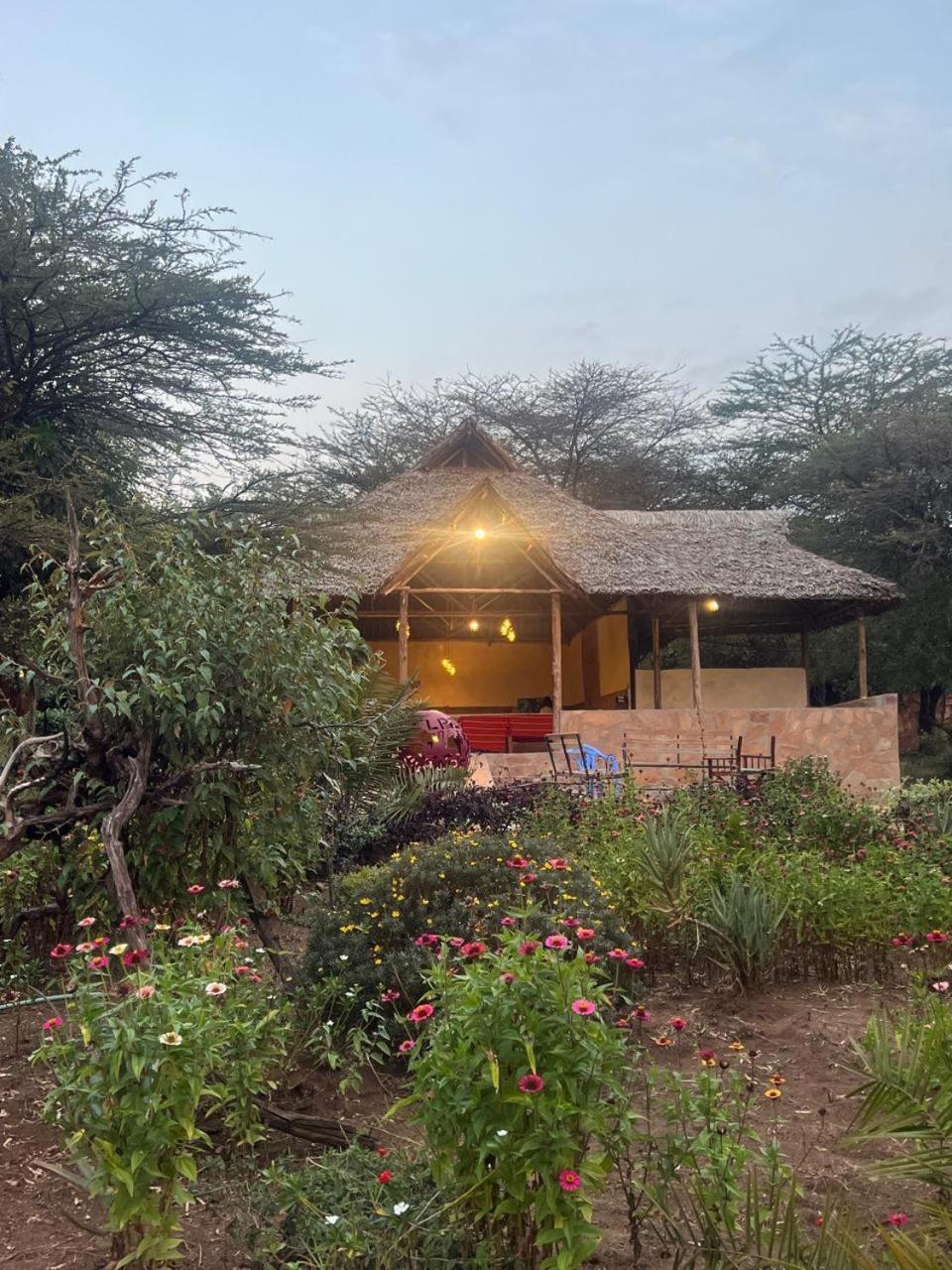 Hotel Mara Sunset Camp à Réserve nationale du Masai Mara Extérieur photo